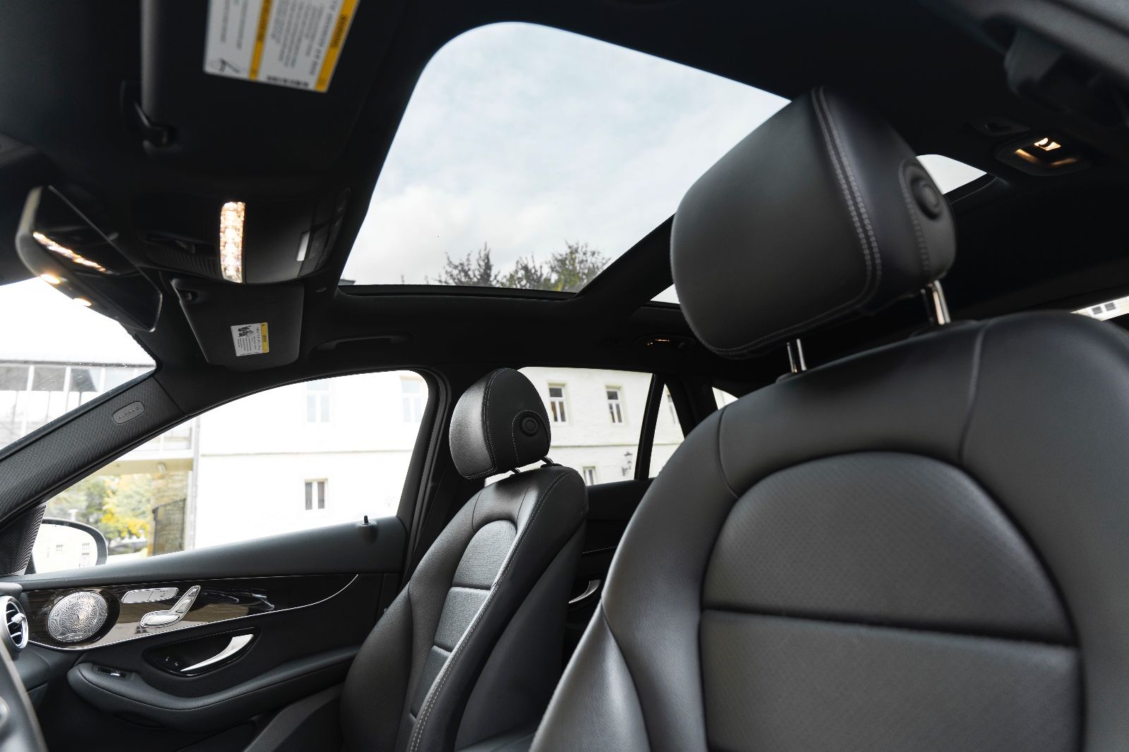 Fahrzeugabbildung Mercedes-Benz GLC 300 4Matic 360° LED TOTW PANO