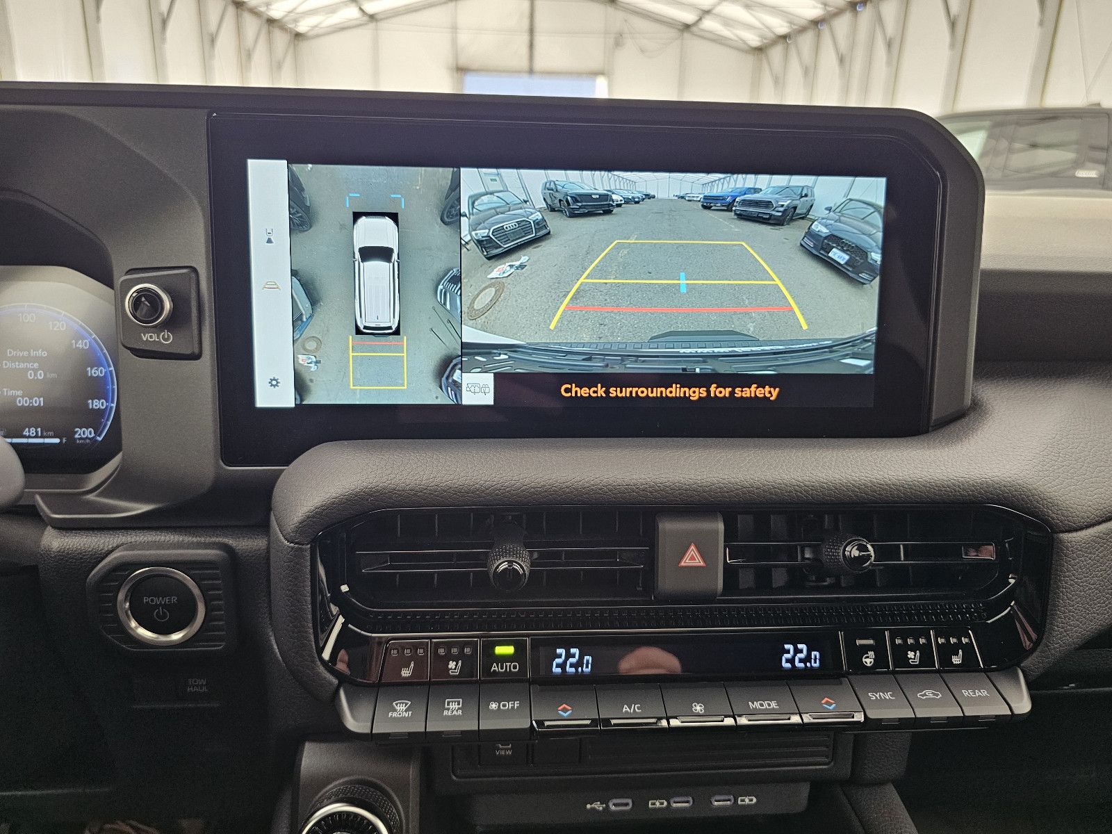 Fahrzeugabbildung Toyota Land Cruiser Premium Hybrid T1 72.000EUR! Stock!