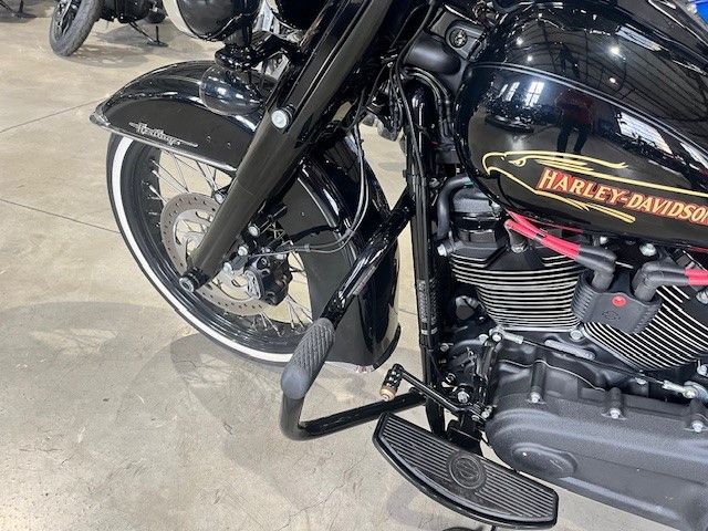 Fahrzeugabbildung Harley-Davidson Heritage Softail Classic 114cui Chicano Umbau