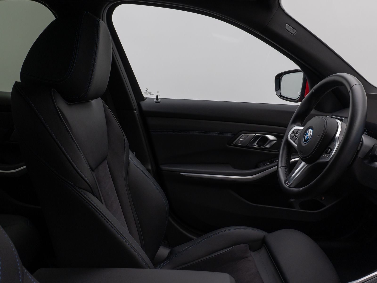 Fahrzeugabbildung BMW 330e M Sport HUD DAB PDC Geschwindigkeitsreg