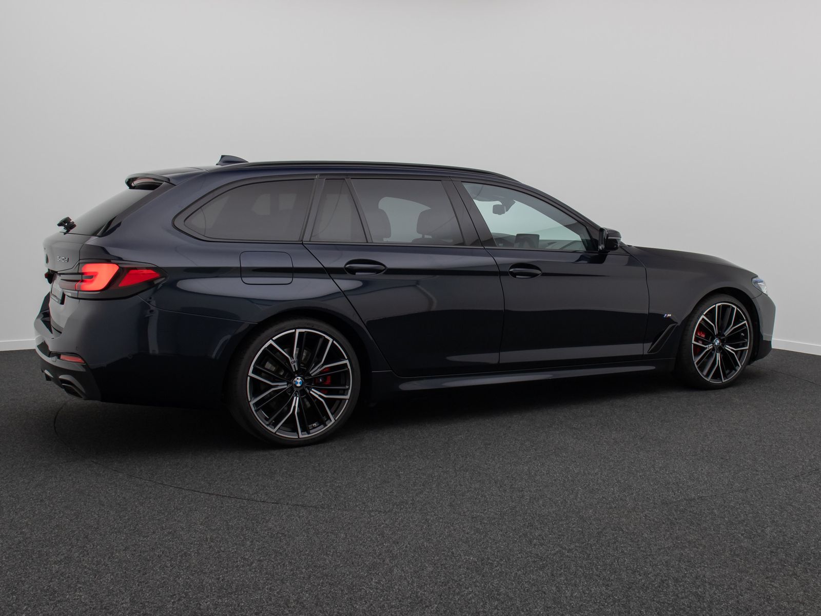 Fahrzeugabbildung BMW 540d xD M Sport 360° HUD DAB H/K Panorama 20Zoll