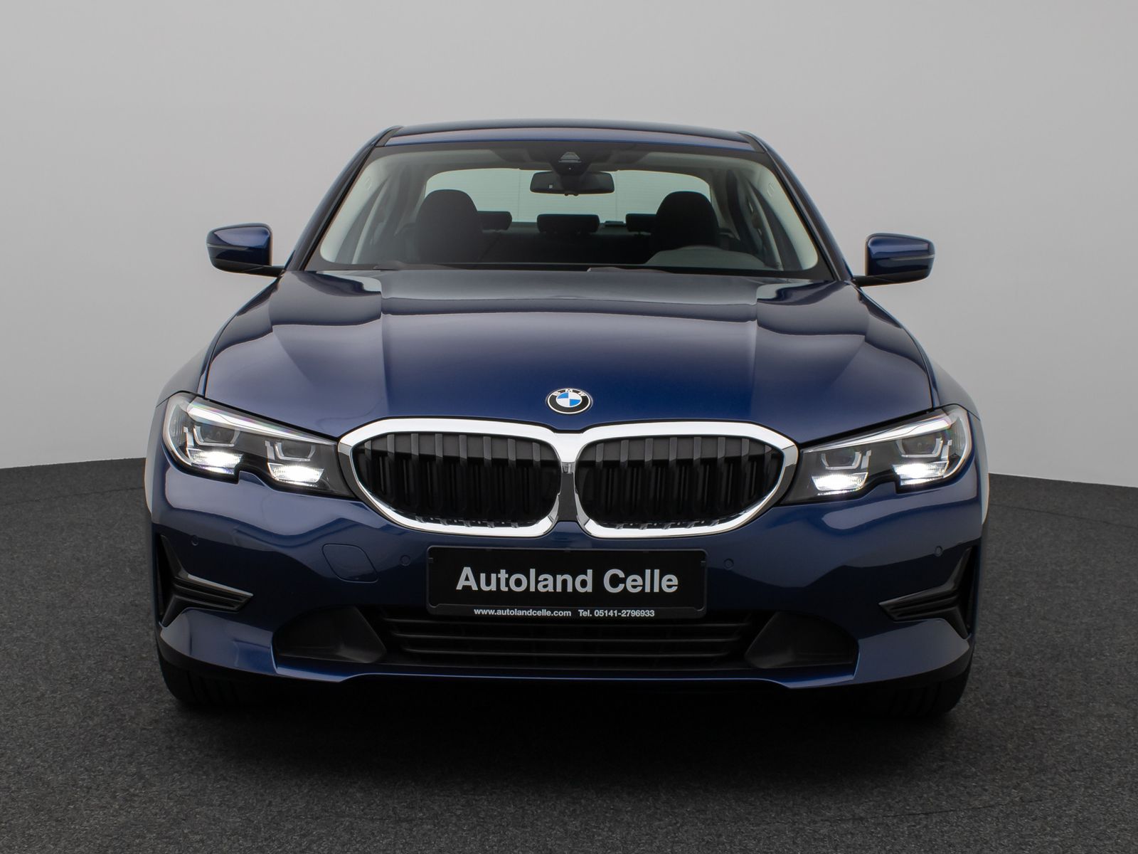 Fahrzeugabbildung BMW 330e  CockPitPro PDC Alarm Geschwindigkeitsreg