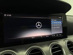 MERCEDES-BENZ E 350d / 4x4 / 1.HAND/ PANO / GARANTIE / LED / MERCEDES-BENZ E 350d / 4x4 / 1.HAND/ PANO / GARANTIE / LED /