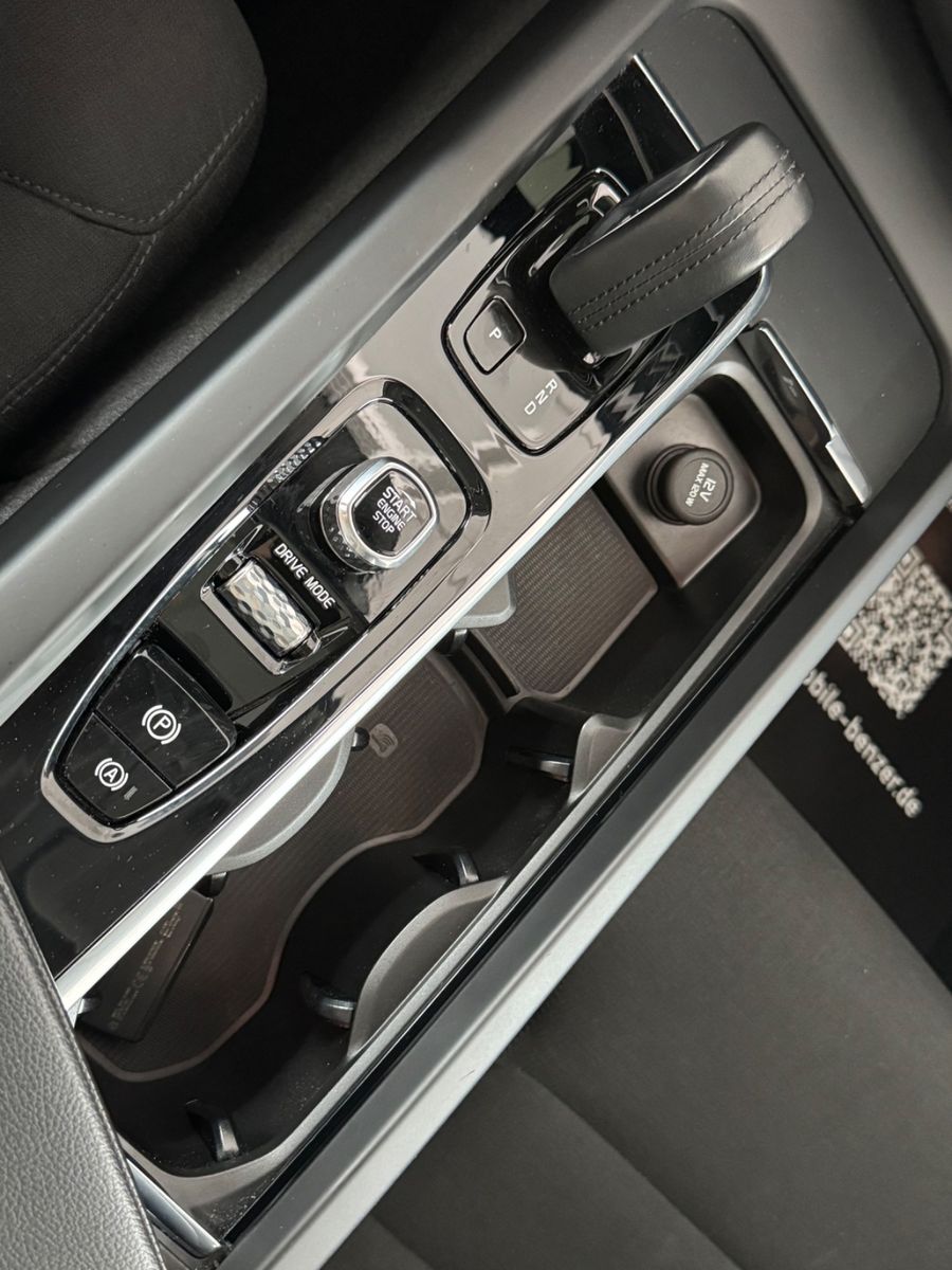 Fahrzeugabbildung Volvo XC60 Inscription Recharge/360°Cam/AHK/PANO/Navi/