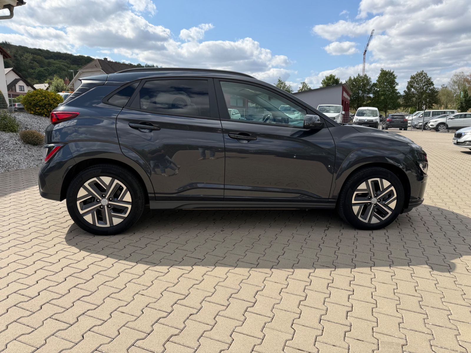 Fahrzeugabbildung Hyundai Kona Elektro°64 kWh°AHK°Navi°Kamera°SOH 97%