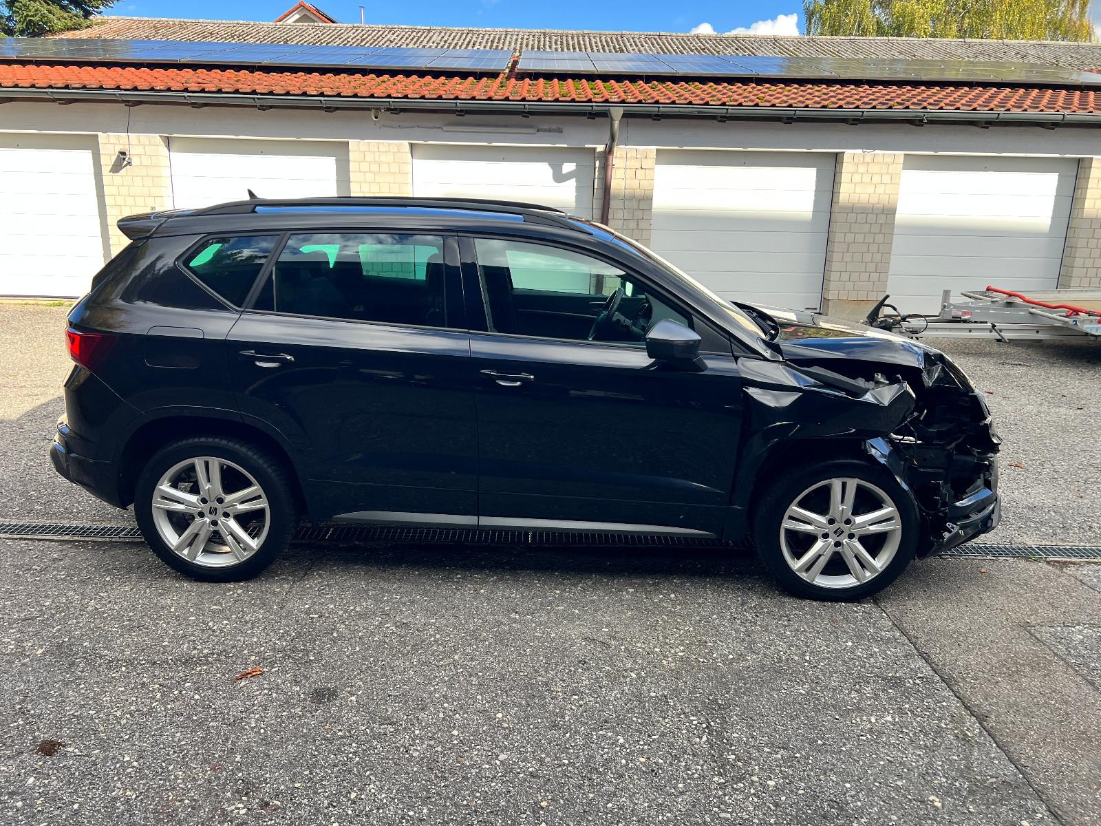 Seat Ateca FR Pano Leder Blechschaden VR Airbag OK