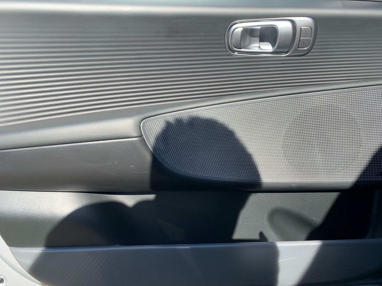Fahrzeugabbildung Hyundai IONIQ 6 Uniq 77,4 kWh Elektro 4WD
