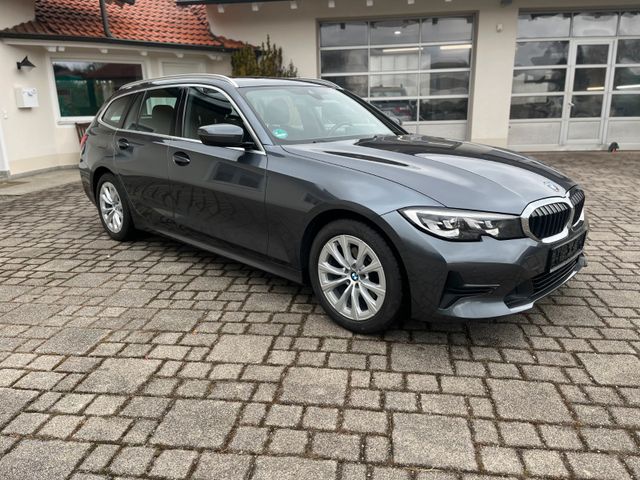 BMW 320d xDrive Touring Advantage AHK Head-UP