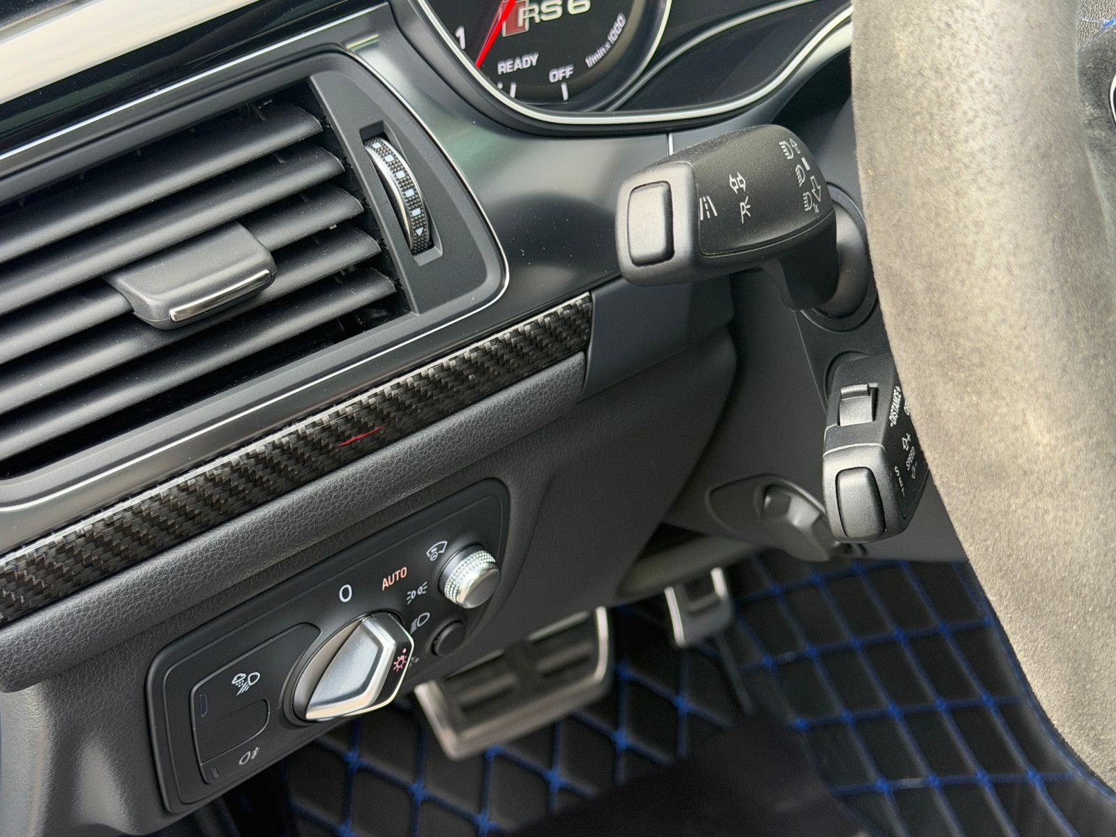 Fahrzeugabbildung Audi RS 6 Avant 4.0 TFSI/ performance/NOGARO- 1-150