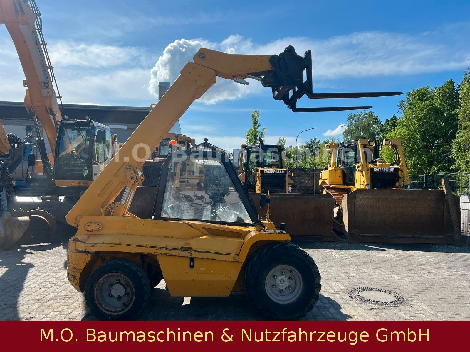 Fahrzeugabbildung Manitou BT 420 / SW /Gabel / 2 t / 4m / 4x4 /