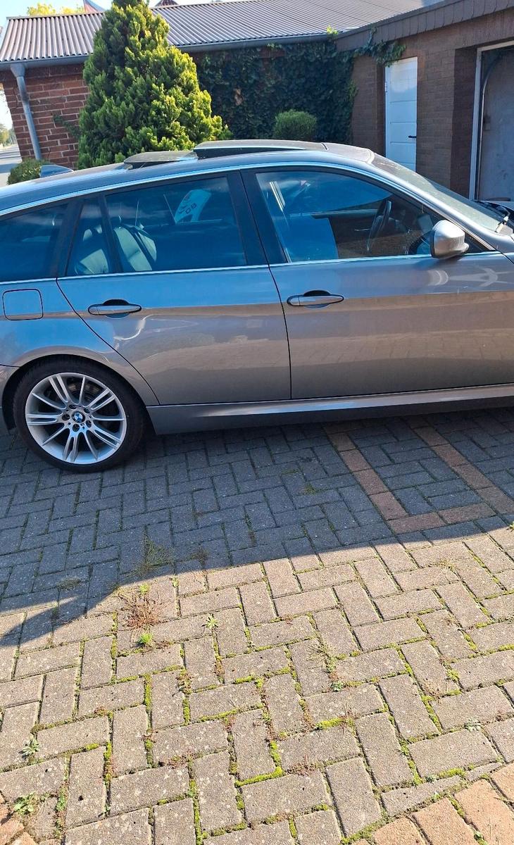 BMW 320 2010 — photo 7