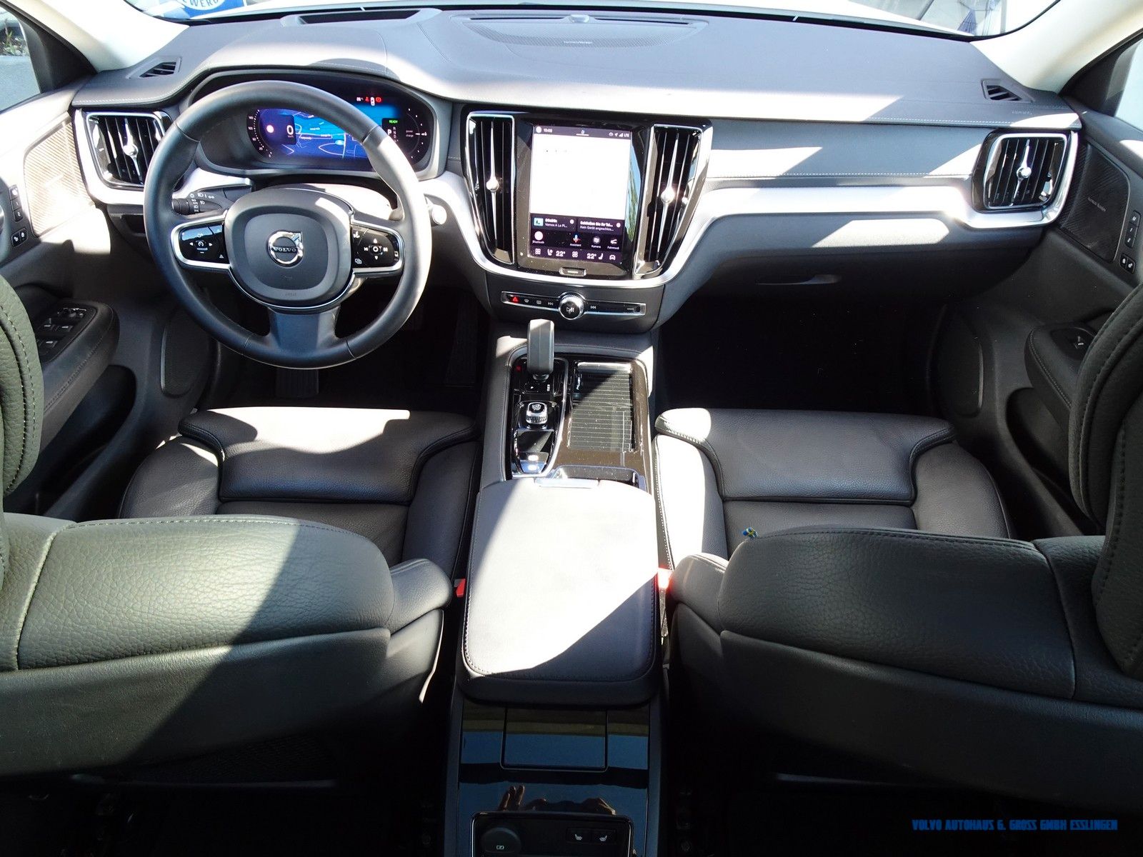 Volvo V60 T8 AWD Recharge Ultimate Dark foto 13