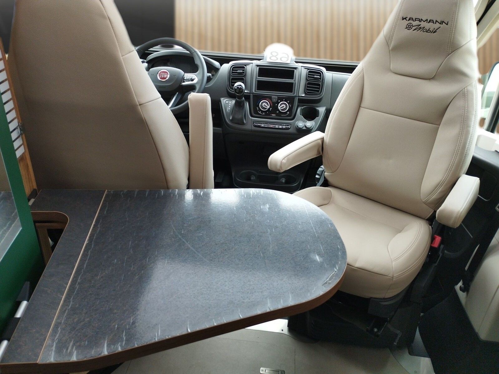 Fahrzeugabbildung Karmann Dexter DE 600 Captain-Chair-Sitze, Automatik