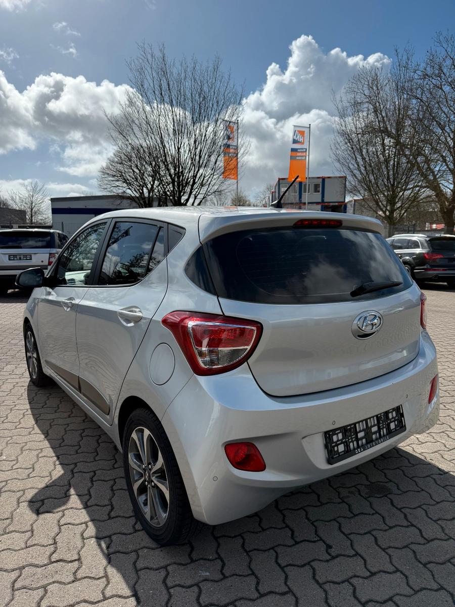 Hyundai i10 FIFA World Cup Edition PDC/KLIMA/LED