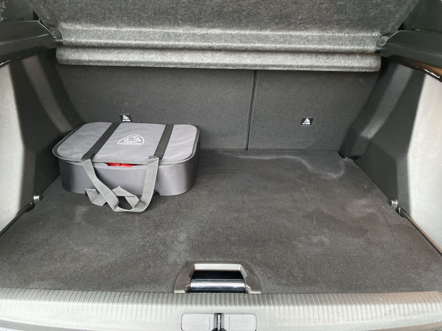 Fahrzeugabbildung Peugeot 2008 e- GT Elektromotor 136