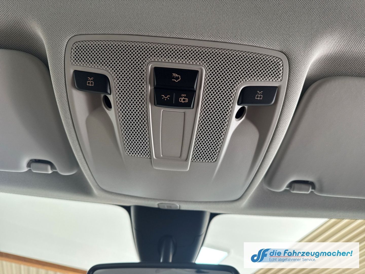 Fahrzeugabbildung Mercedes-Benz B 180 Bi-Xenon SHZ Parklenkass. Rückfahrkam. Not