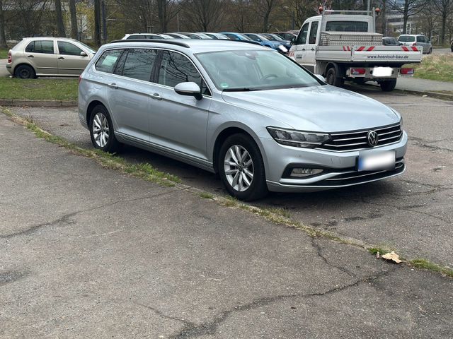 VW Volkswagen Passat 2022