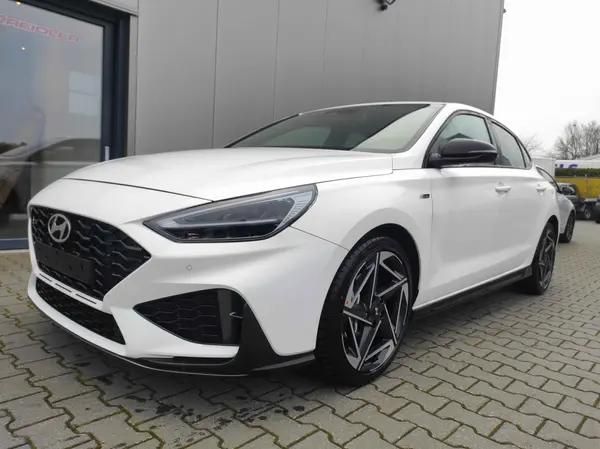 Hyundai i30 Fastback N Line*LED*Navi*Shzg*PDC*Cam*18Zoll