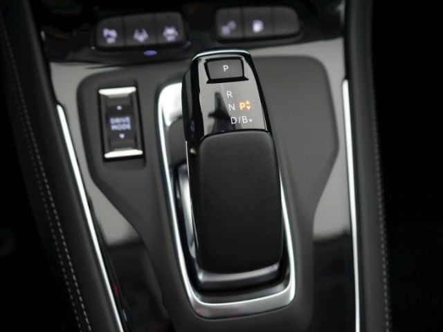 Grandland GSe PHEV 4X4 AT+AHK+NACHTSICHT+NAVI+36