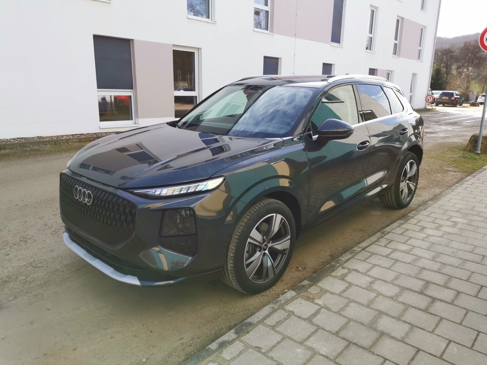 Audi Q3 TDI 110kW S tronic/SPORTSITZ/TECH PLUS/KAM/19 imagem 2