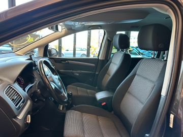 Volkswagen Sharan*7-Sitzer*3-ZONEN*SZHZ*NAVI*TEMPO*AHK*PDC