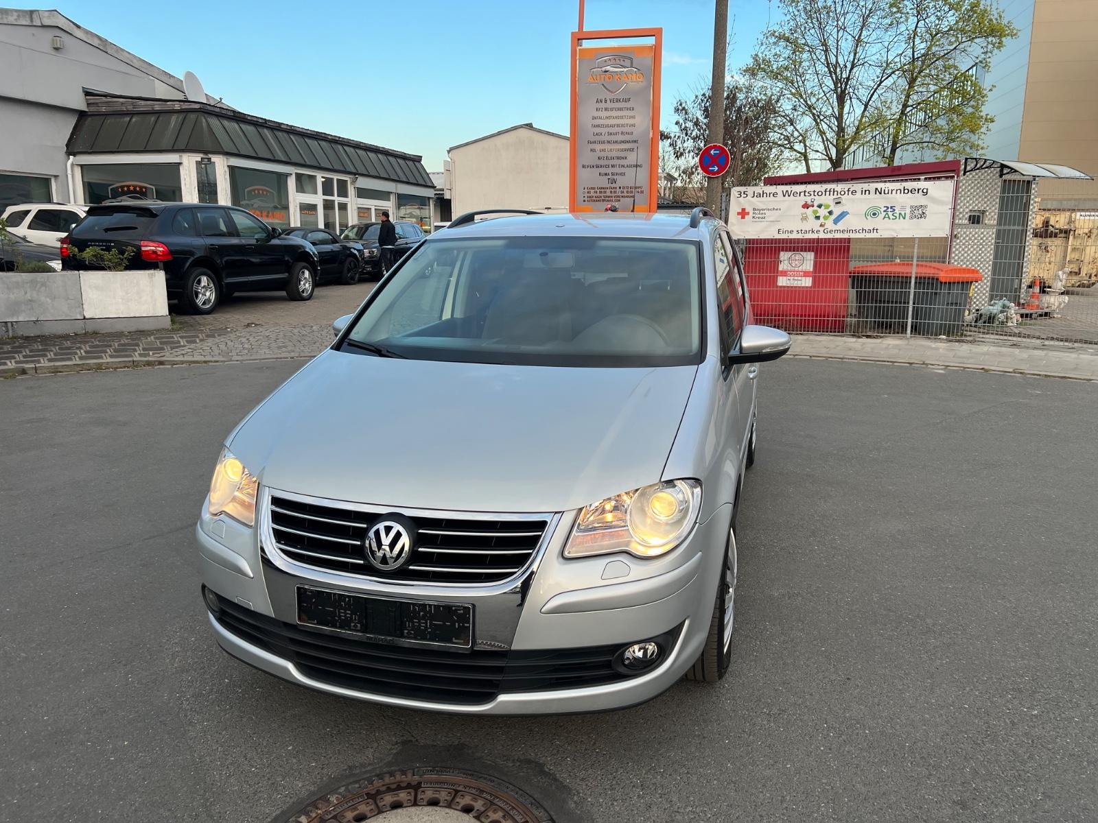 Volkswagen Touran Trendline 2.0 TDI Automatik