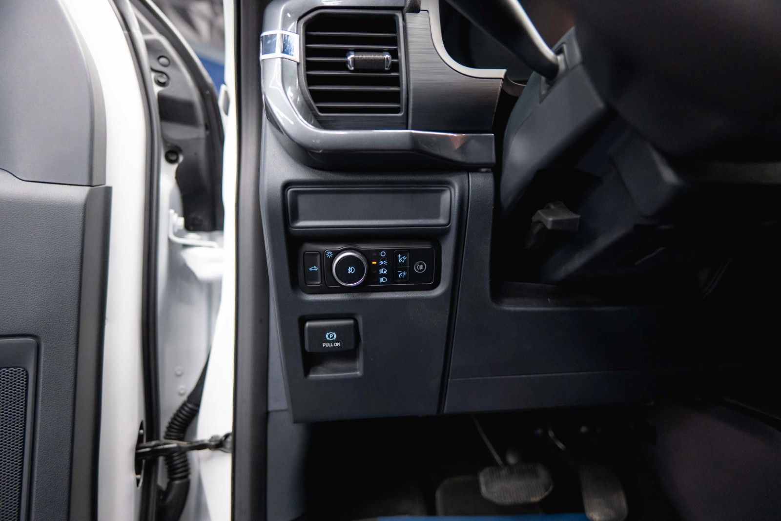 Fahrzeugabbildung Ford F150 5.0L V8 4x4 Offroad SuperCrew RAPTOR 19%