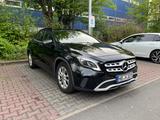 Mercedes-Benz GLA 200d Sport Utility - Mercedes-Benz GLA 200 Gebrauchtwagen in Frankfurt