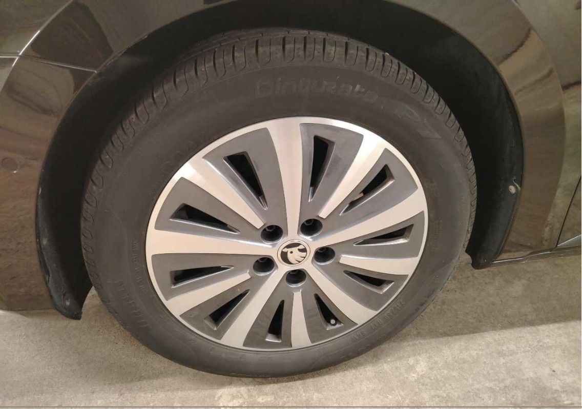 Fahrzeugabbildung SKODA Superb Co 2.0d DSG LED+/NAVI/SHZ/VIRTU/ACC/8Fa