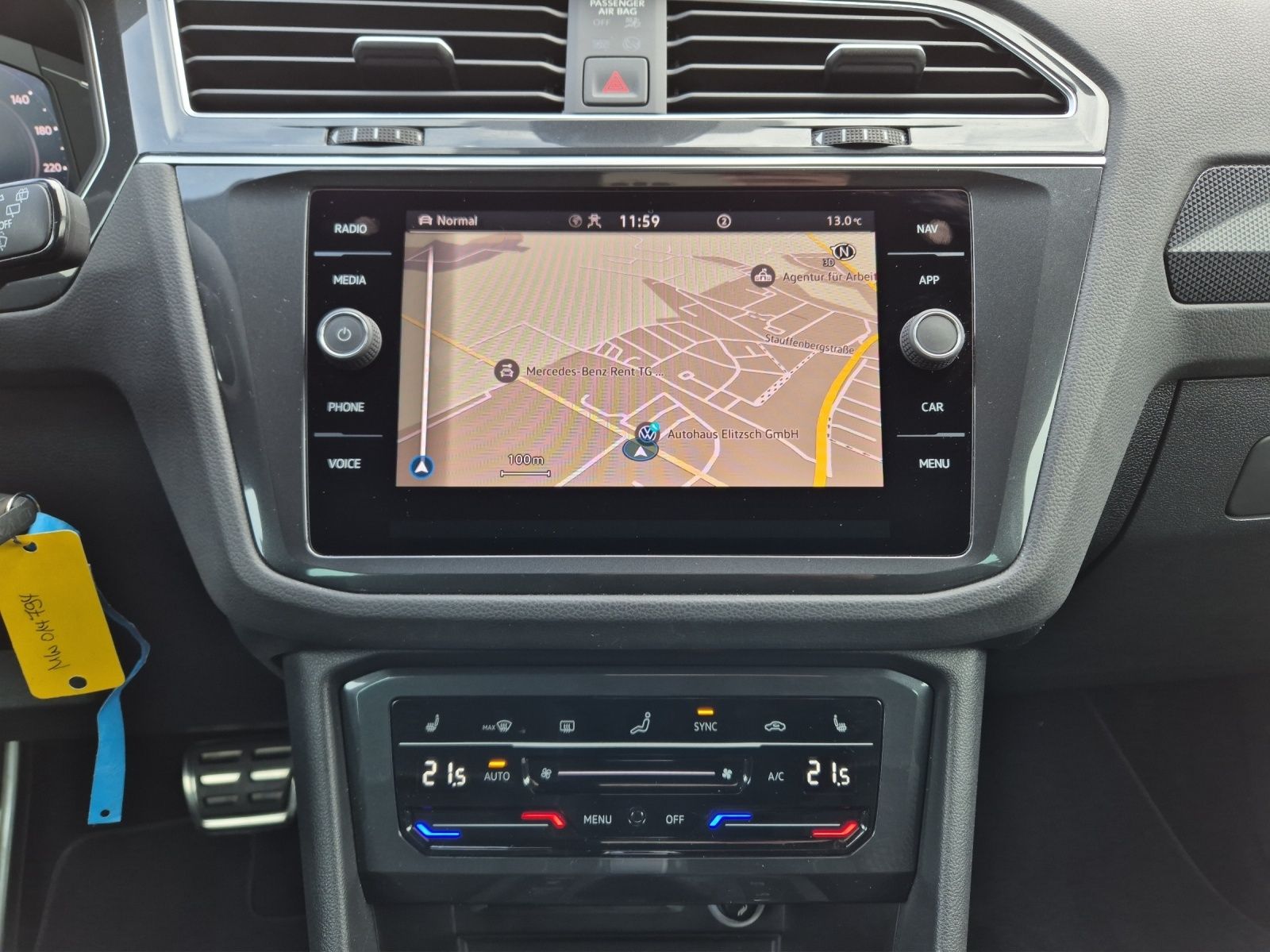 Fahrzeugabbildung Volkswagen Tiguan TSI United DSG LED Navi AID ACC Park-Assi