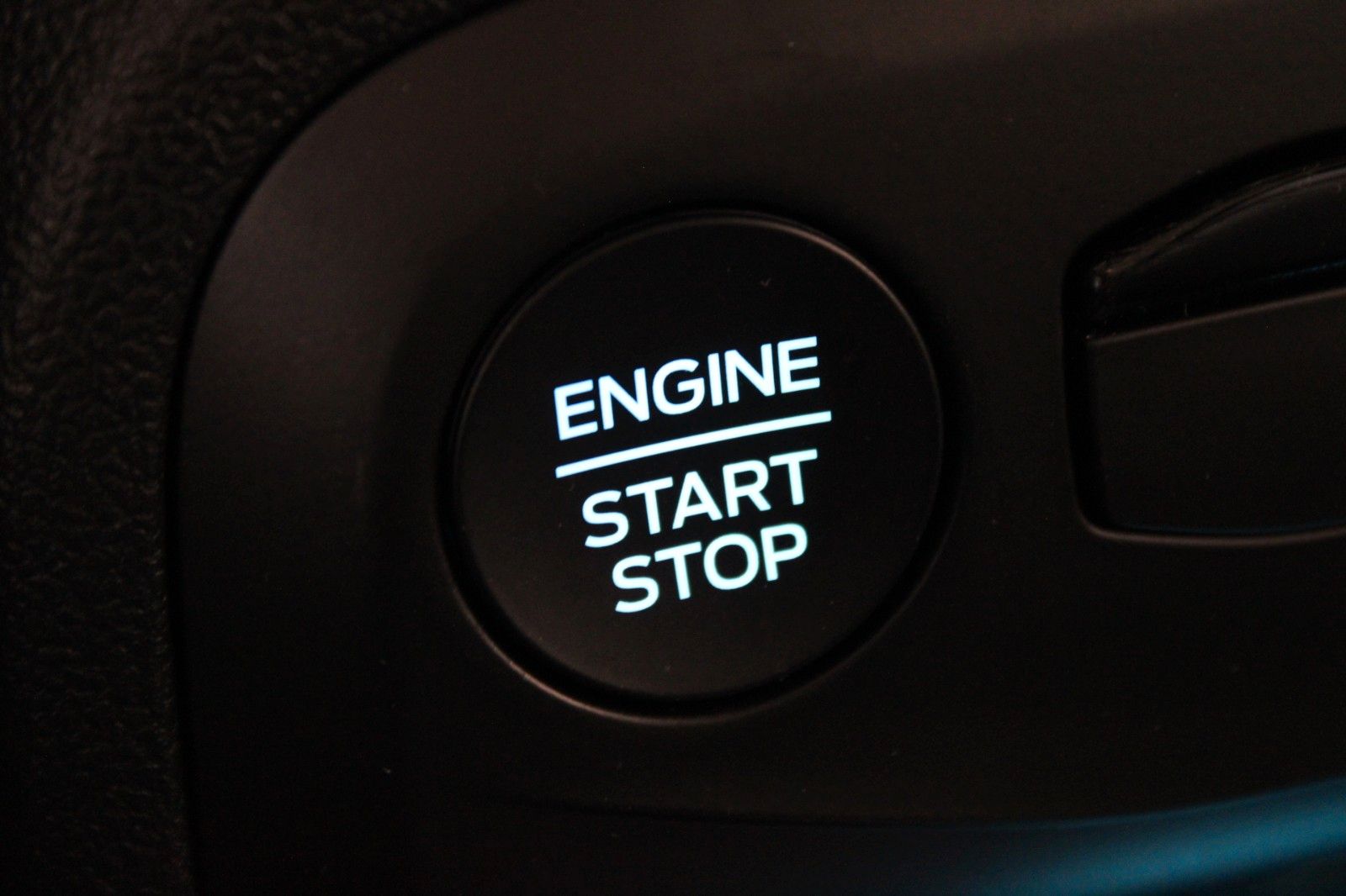 Fahrzeugabbildung Ford Focus ST-Line X Aut. LED ACC Leder Pano HUD Wint