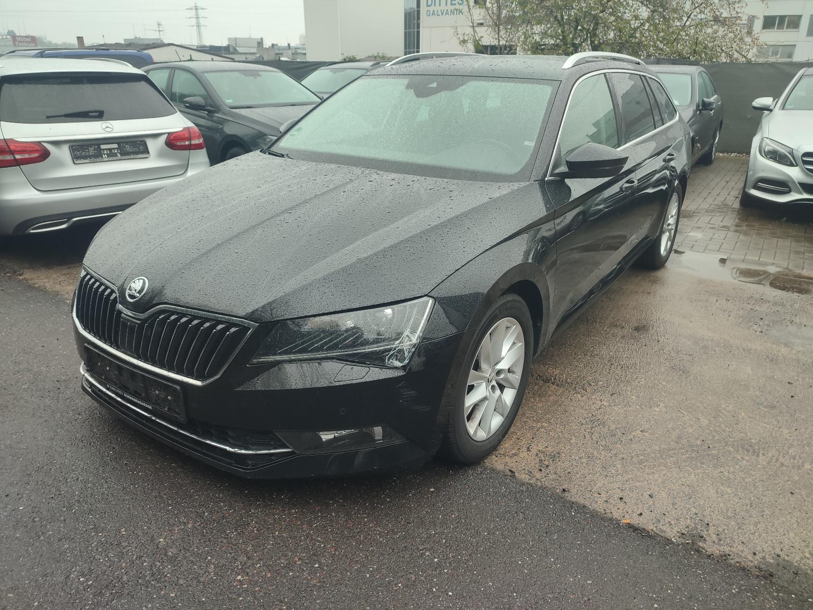 Skoda Superb Combi Style DSG Bi-Xenon Navi ACC STDH
