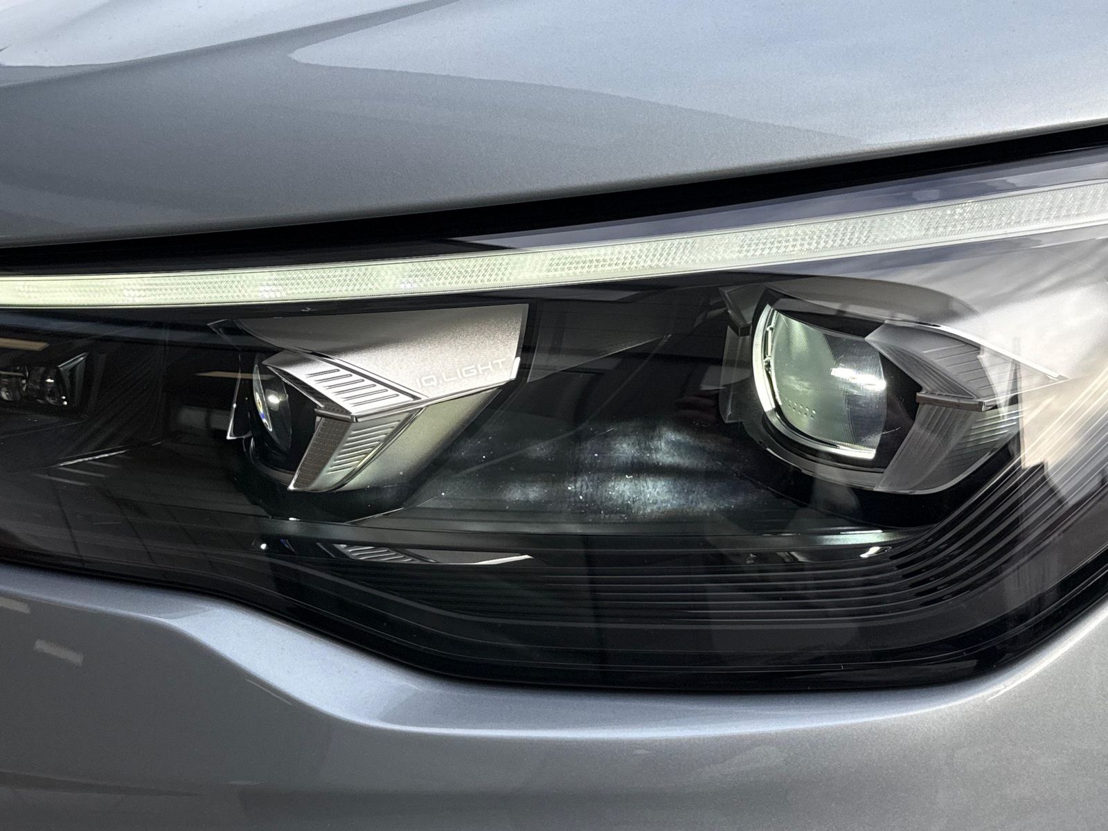 Fahrzeugabbildung Volkswagen Tiguan 2.0TSI DSG 4M R-Line MATRIX+PANO+AHK+360°