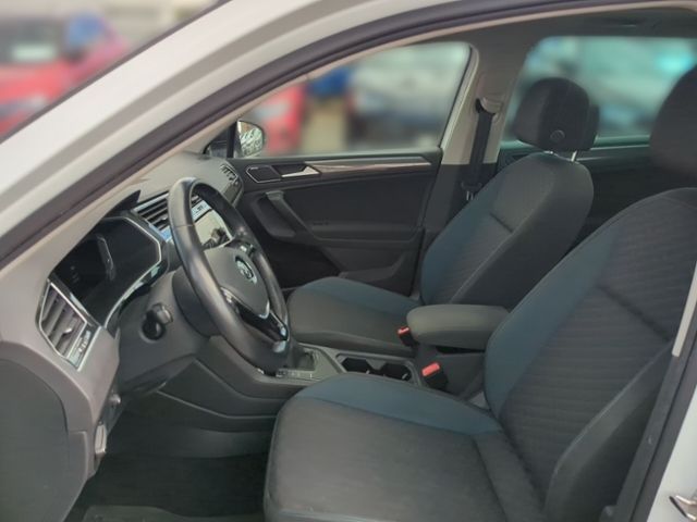 Fahrzeugabbildung Volkswagen Tiguan 2.0 TDI IQ.DRIVE R-Line AHK ACC PANODACH