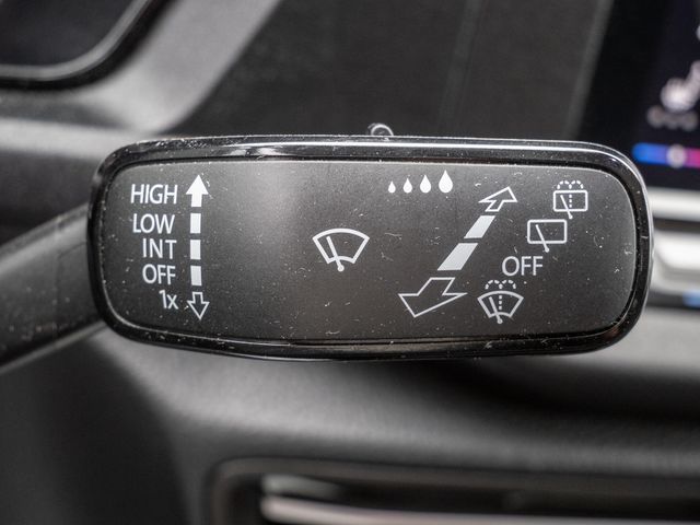 Caddy 2.0 TDI Dark Label PDC SHZ NAVI AHK PANO