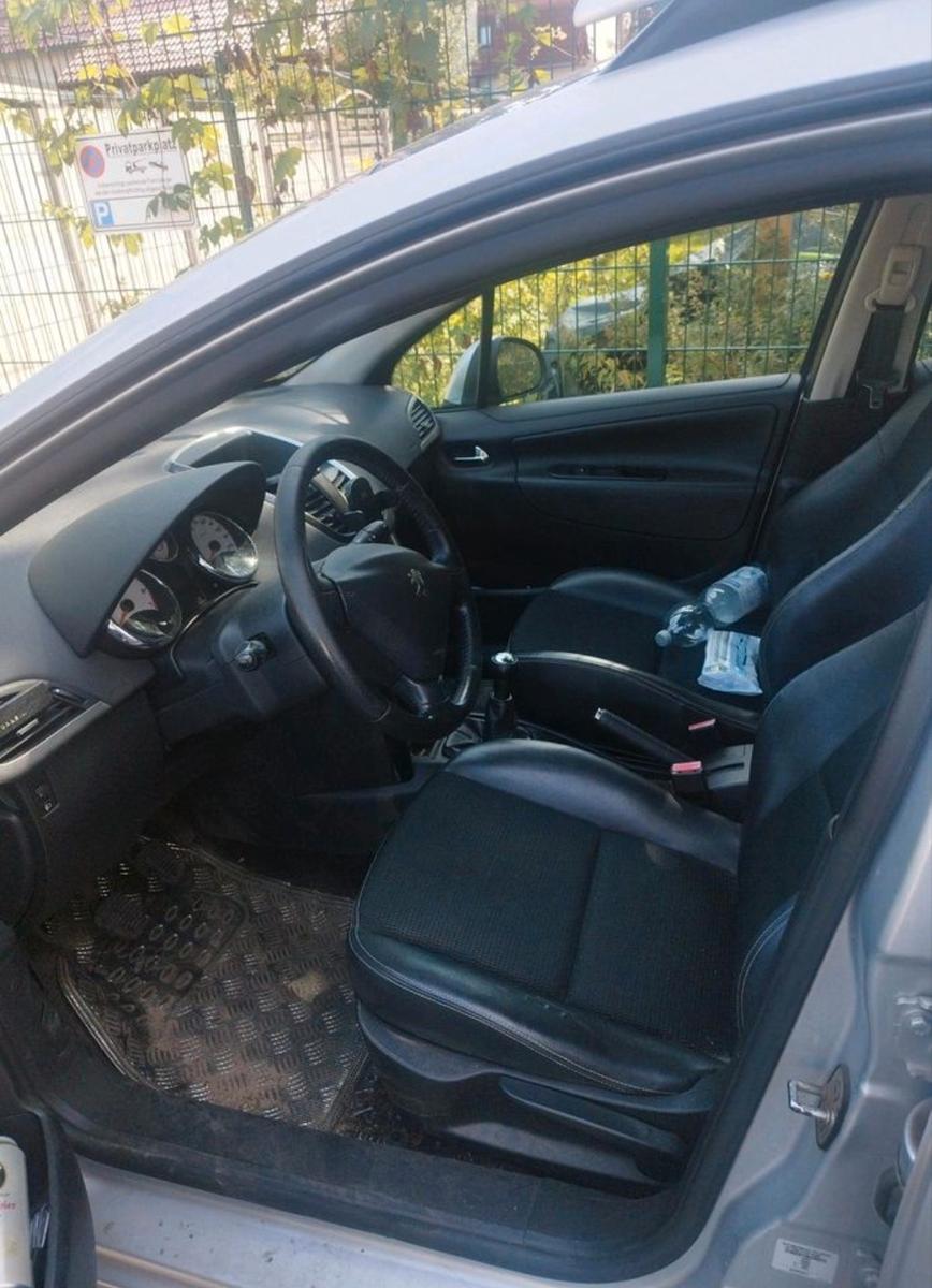 Peugeot 207 2012 — photo 6