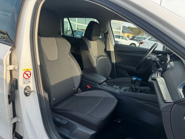 Fahrzeugabbildung Skoda Octavia Combi 2,0 TDI DPF >NAV/LED/PDC/SmartLink