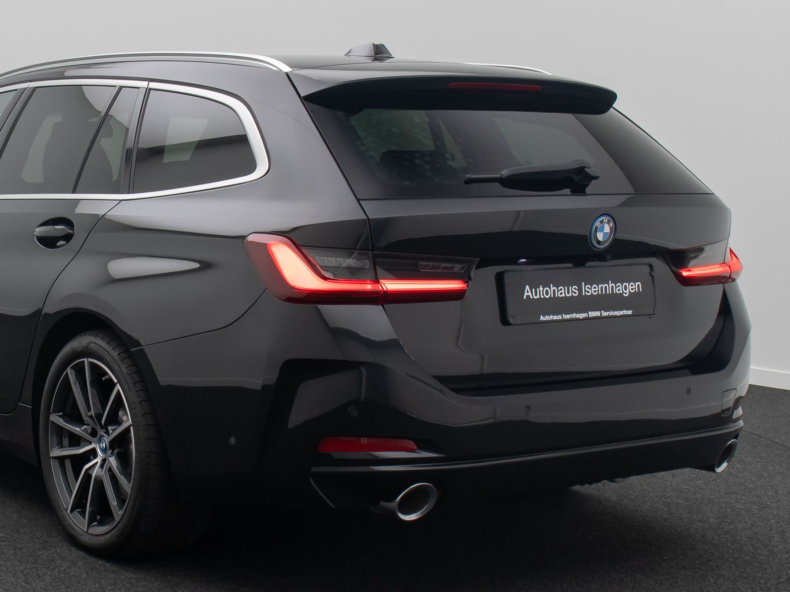 Fahrzeugabbildung BMW 330e Komfort DAB H/K Kamera Panorama Individual