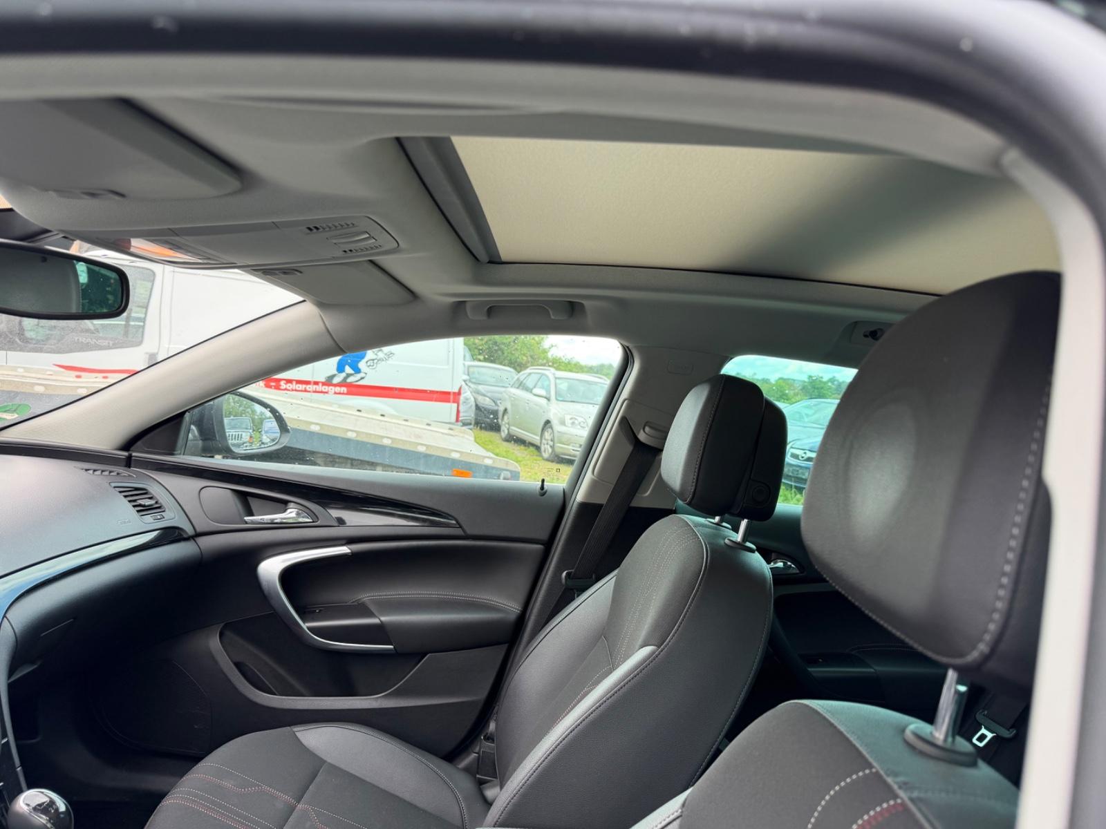 Opel Insignia 2012 — photo 8