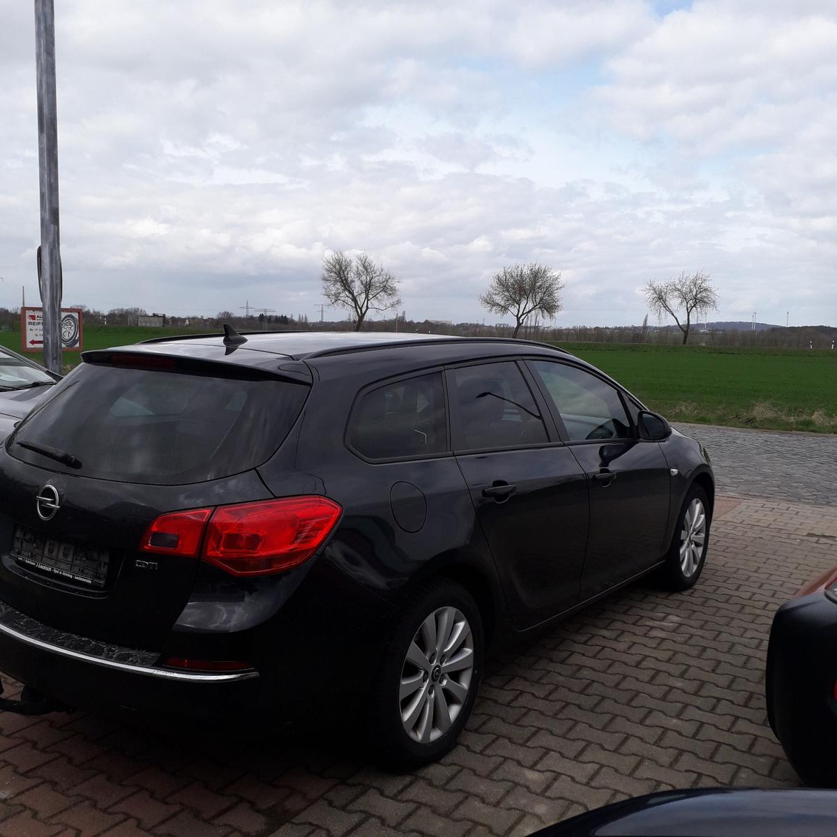 Opel Astra J Sports Tourer Style