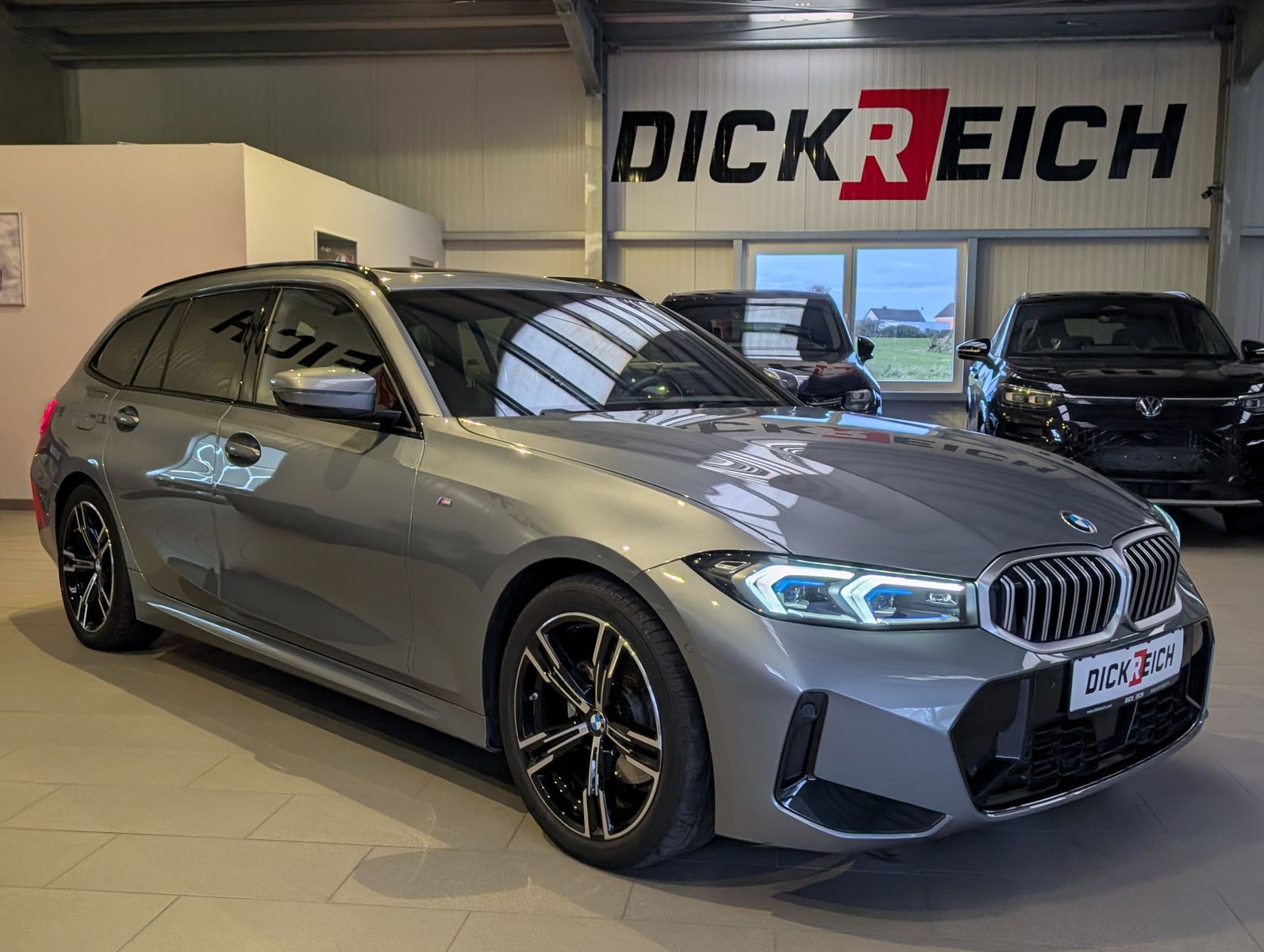 Fahrzeugabbildung BMW 320 d M-Sport Ad-LED ACC Comfort Kamera Pano AHK