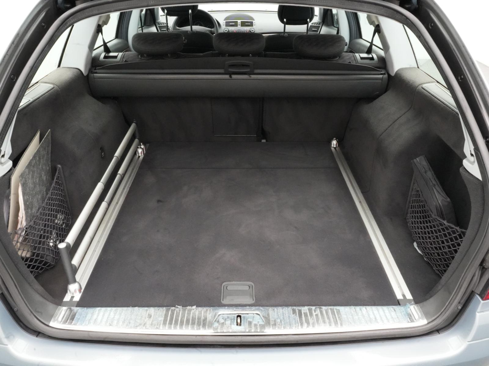 Mercedes-Benz E200 2004 — photo 20
