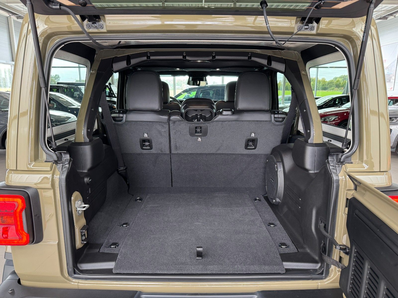 Fahrzeugabbildung Jeep Wrangler Rubicon X 3,6 V6 MY26 WARN Seilwinde