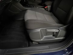 Fahrzeugabbildung Volkswagen Touran 1.5 TSI Comfortline --AHK/ RearView/ LED