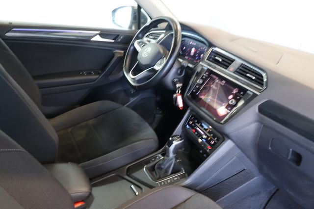 Volkswagen Tiguan 2.0 TDI Elegan. HUD+AID+STDHZG+MATRIX+AHK