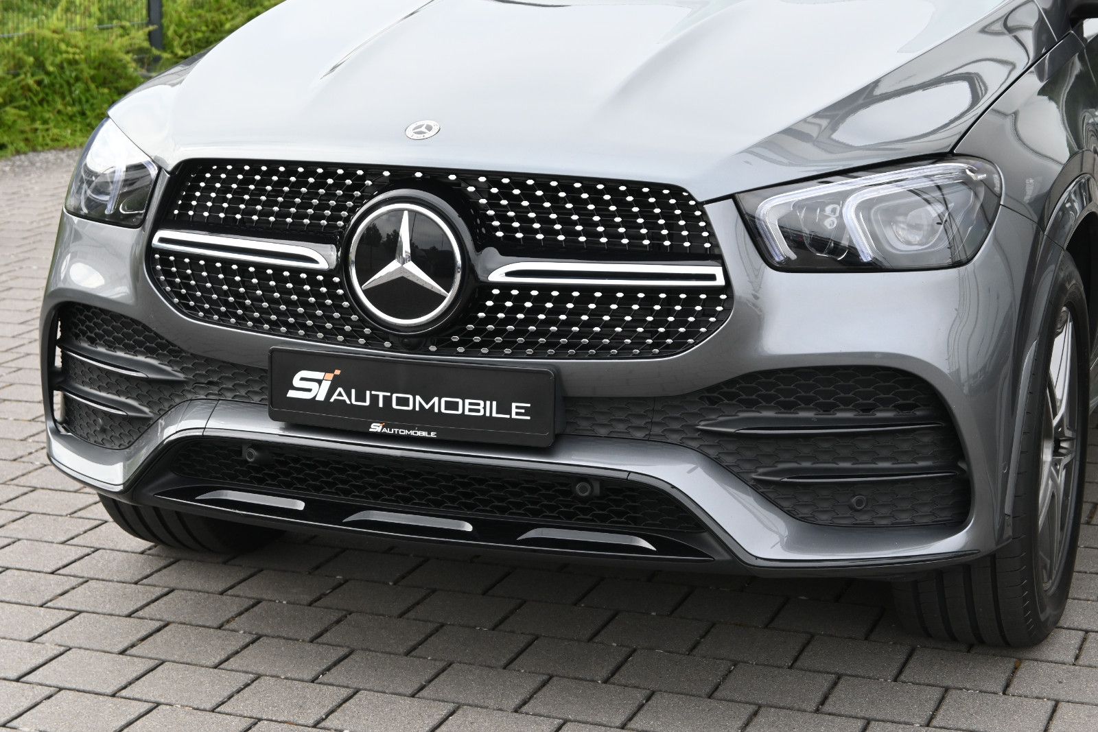 Fahrzeugabbildung Mercedes-Benz GLE 350 de 4MAT. AMG + NIGHT °ACC°AHK°PANO°HUD°