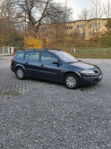 Renault Megane ist in gutem Zustand.