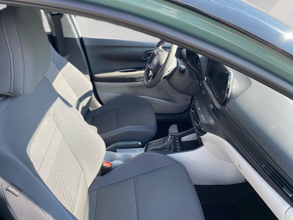 Fahrzeugabbildung Hyundai BAYON 1.0T 100PS DCT Prime Assi Dachlackierung