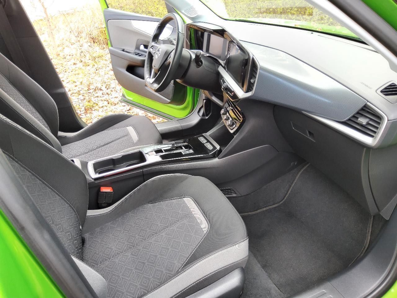 Fahrzeugabbildung Opel Mokka-e EDITION 3-PHASIG SPORT/LED/VIRTU./DAB+
