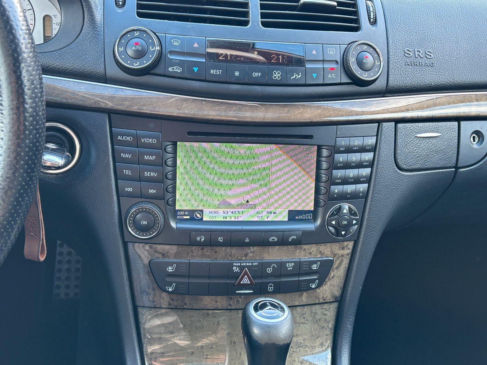 Mercedes-Benz E320 2006 — photo 8
